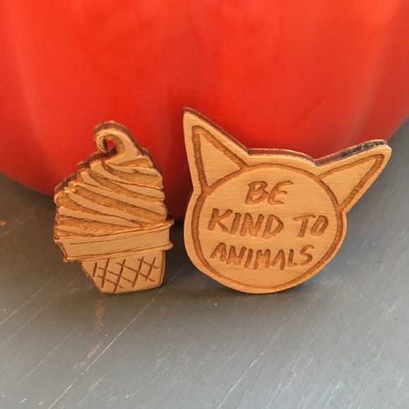 Kate Gabrielle Jewelry - Wooden Ice Cream and Animal Brooch Pack